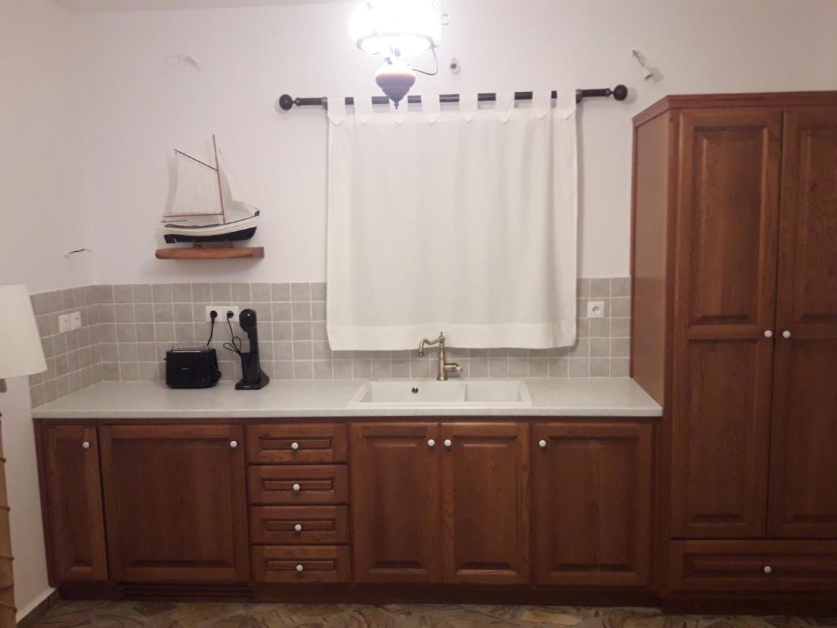 Villa Almyra Aegina Екстериор снимка